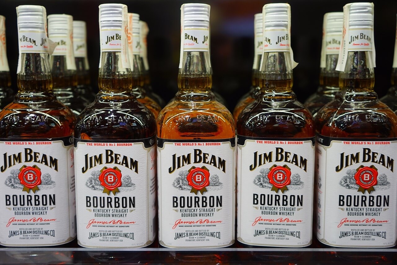 BOURBON – WHISKY Z KUKURYDZY, KTÓRĄ MUSISZ ZNAĆ