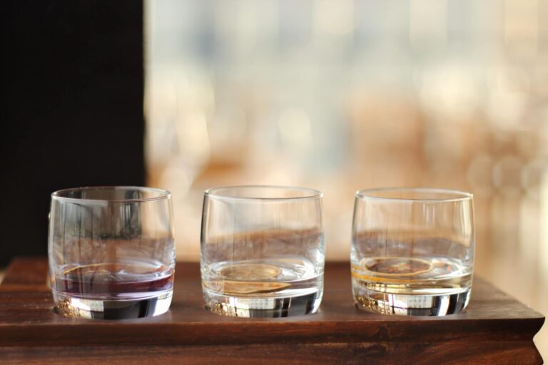 SKĄD SIĘ BIORĄ RÓŻNE SMAKI WHISKY?